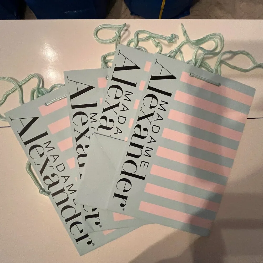 Madame Alexander Large Shopping Bags (Set of 4) (Great Condition - RARE) (p/s/x)